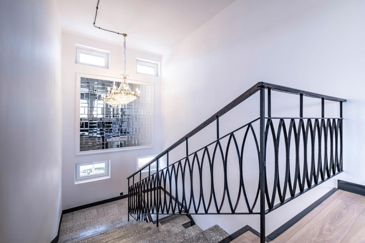 Vola Hostel Warszawa Eksteriør billede