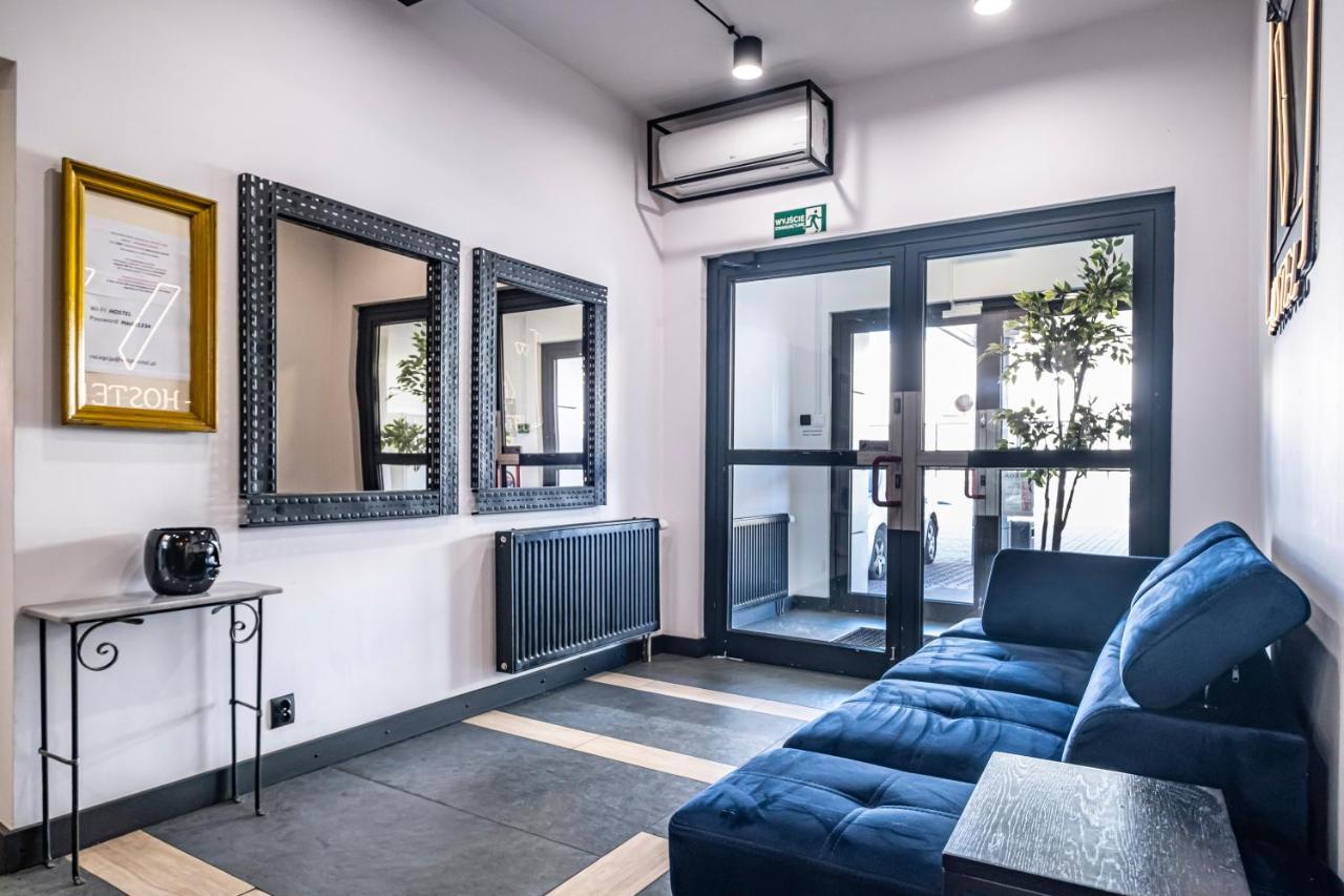 Vola Hostel Warszawa Eksteriør billede