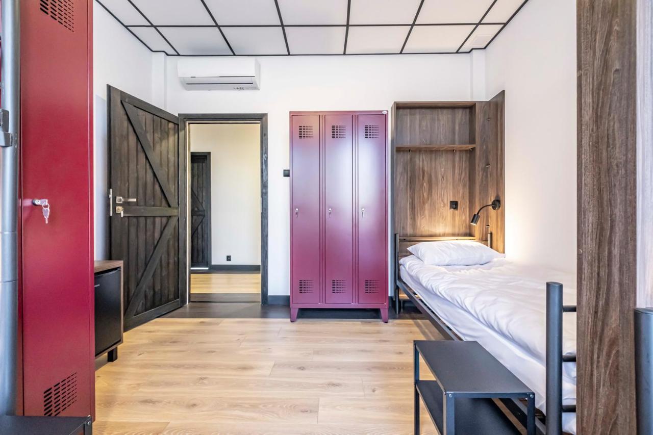 Vola Hostel Warszawa Eksteriør billede