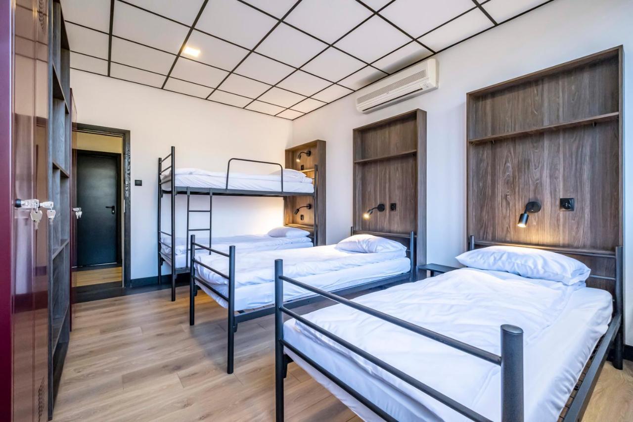 Vola Hostel Warszawa Eksteriør billede