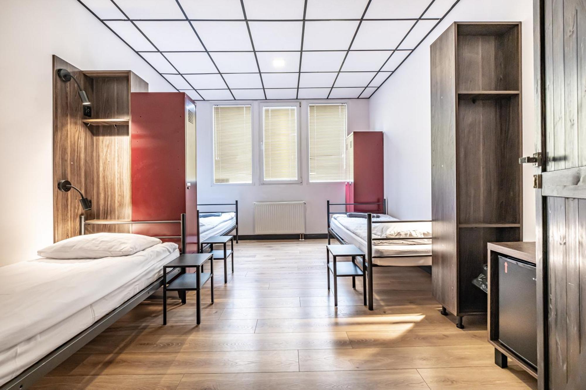 Vola Hostel Warszawa Eksteriør billede