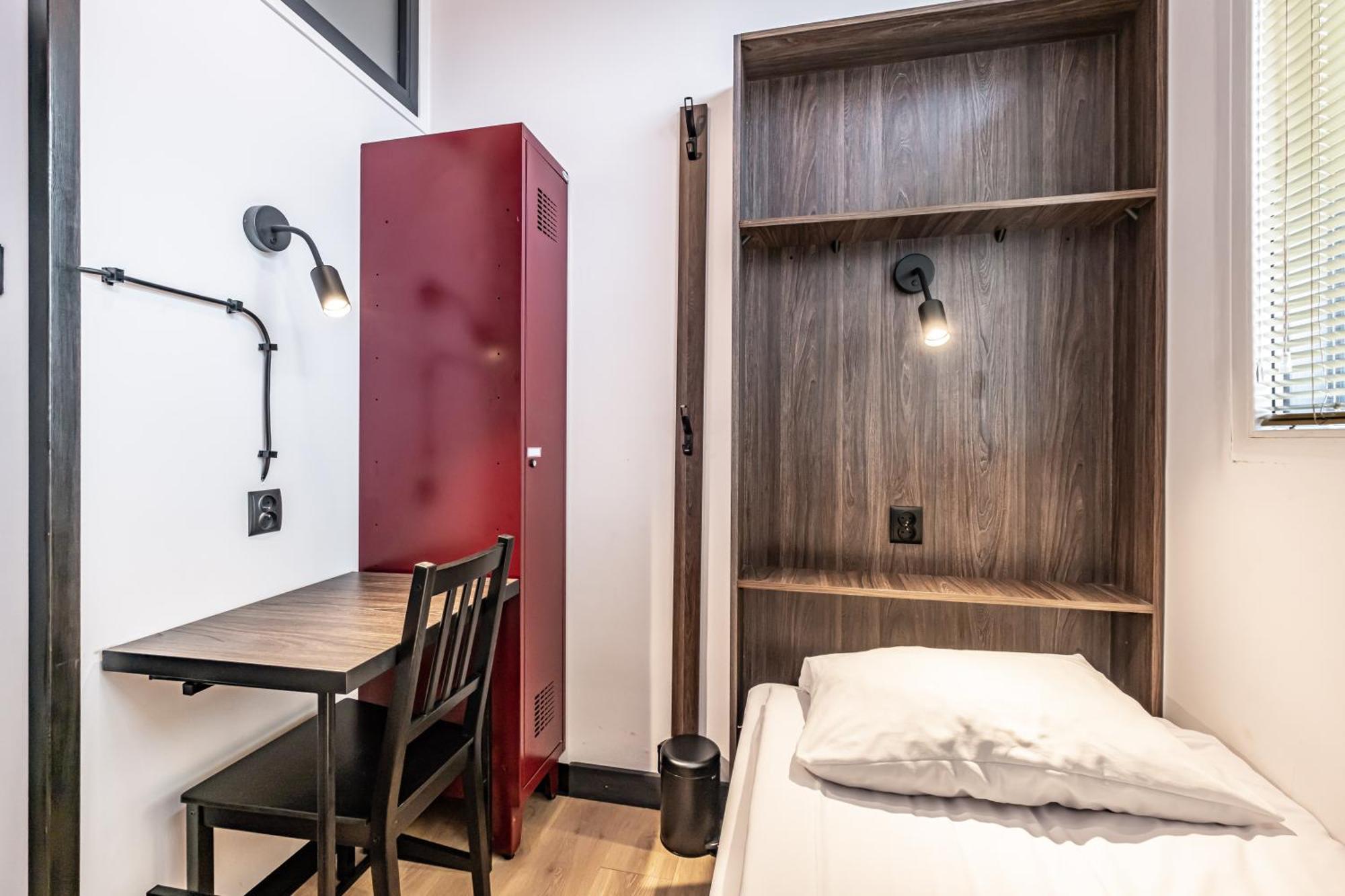 Vola Hostel Warszawa Eksteriør billede