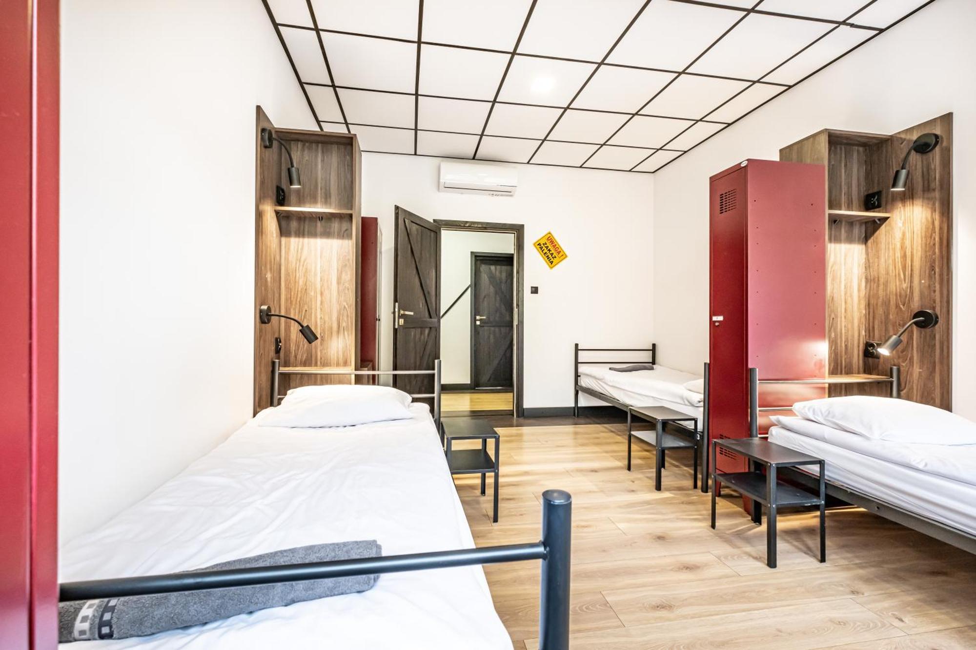 Vola Hostel Warszawa Eksteriør billede