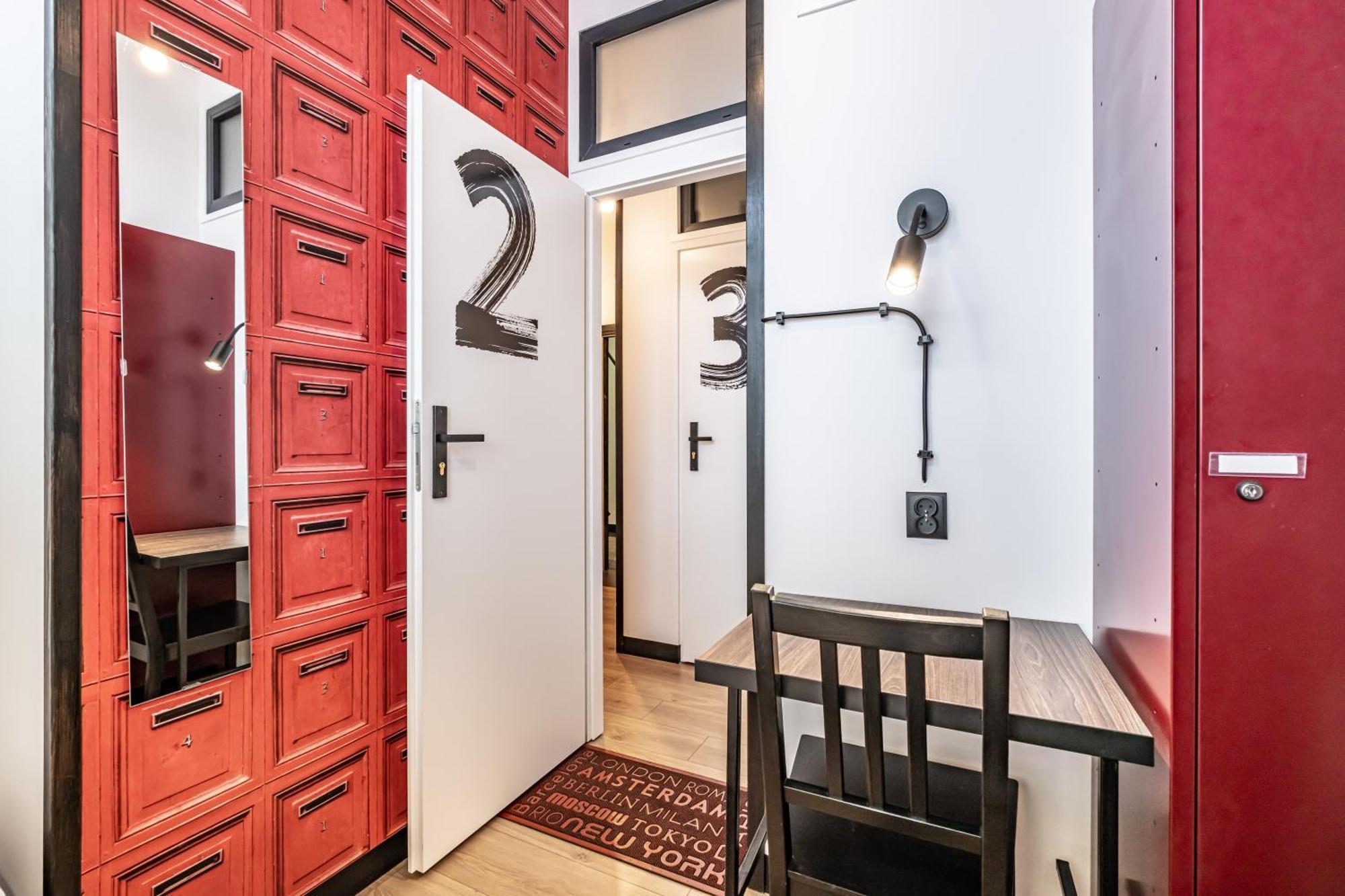 Vola Hostel Warszawa Eksteriør billede