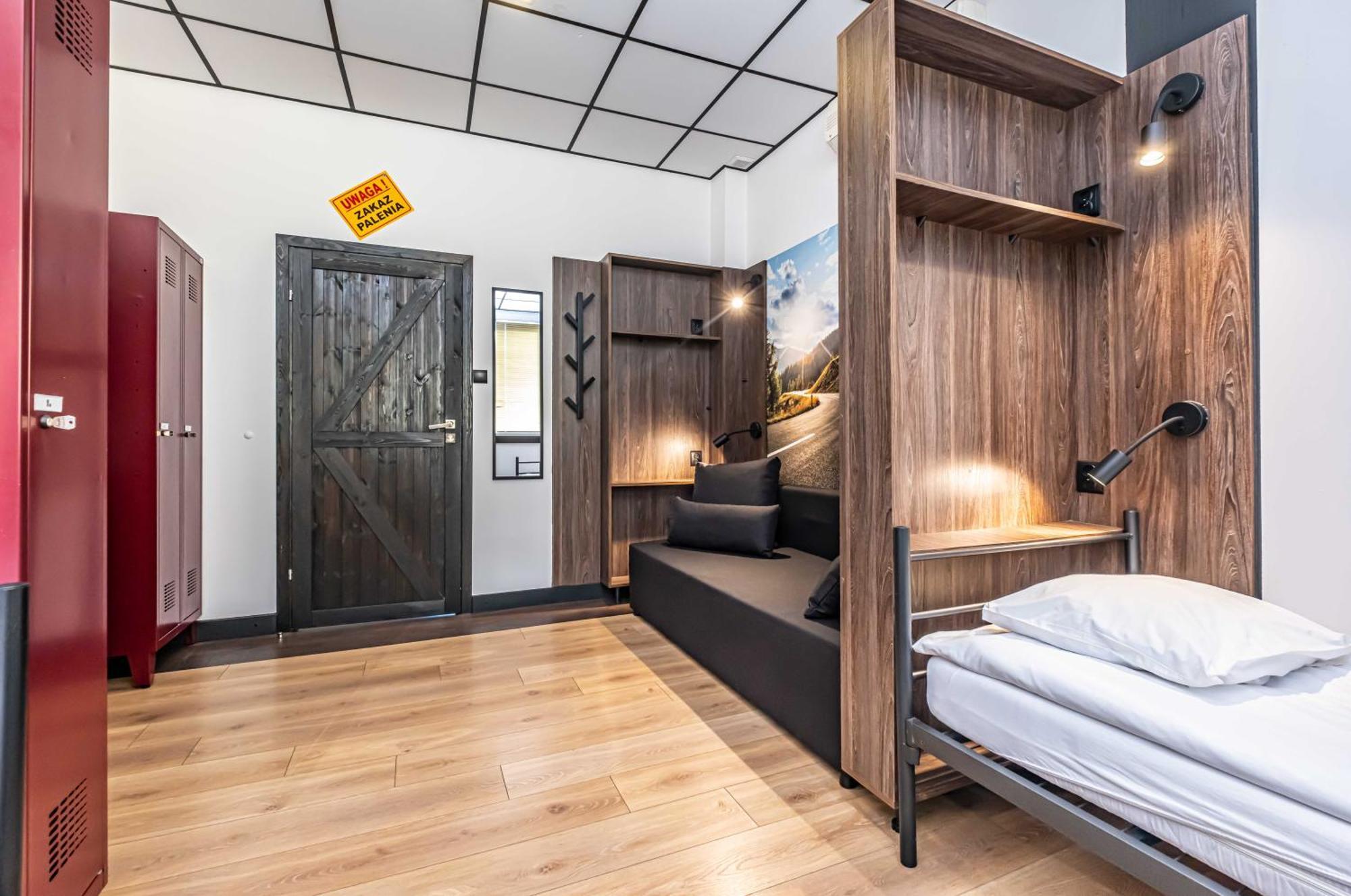Vola Hostel Warszawa Eksteriør billede