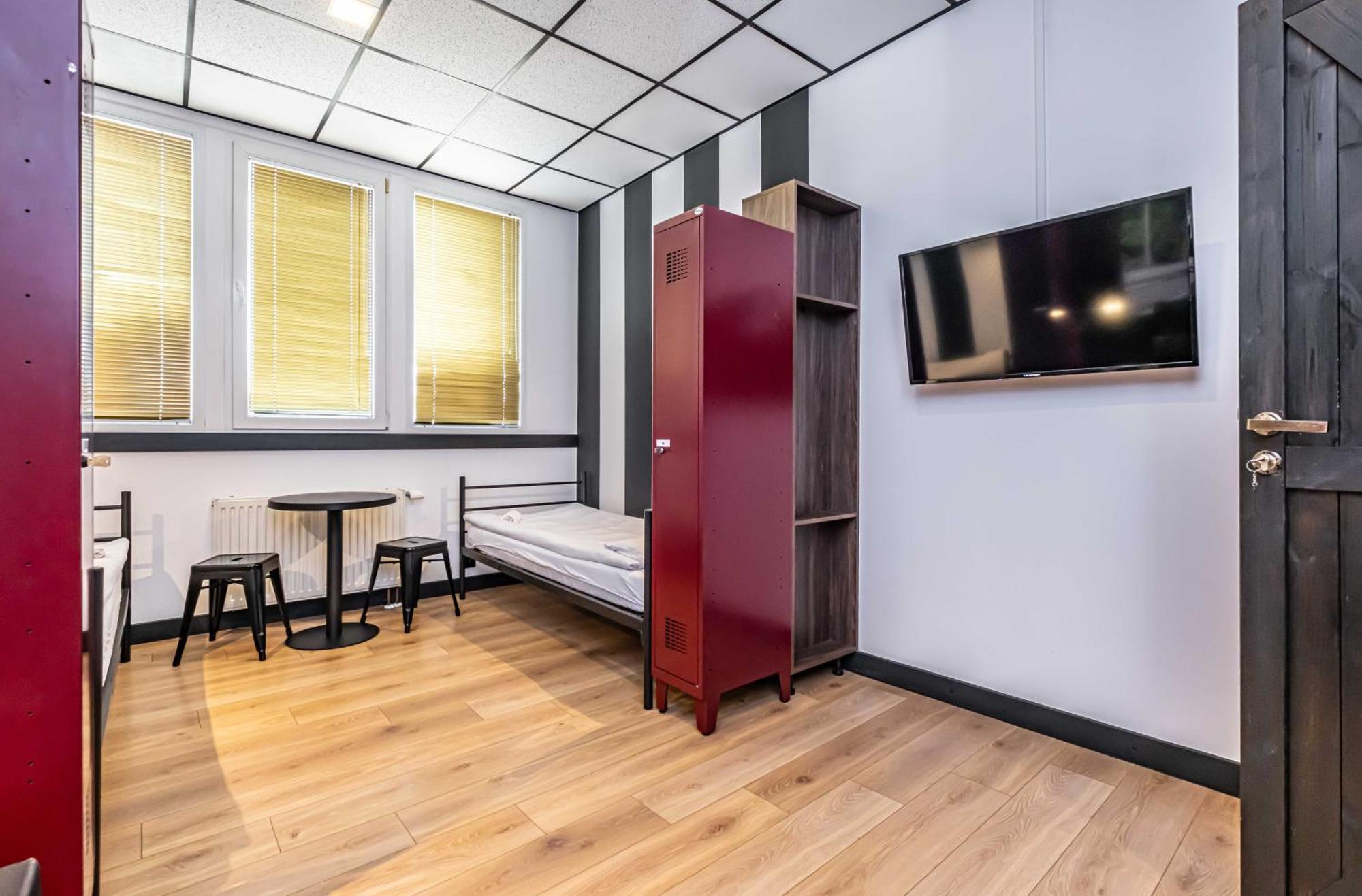 Vola Hostel Warszawa Eksteriør billede