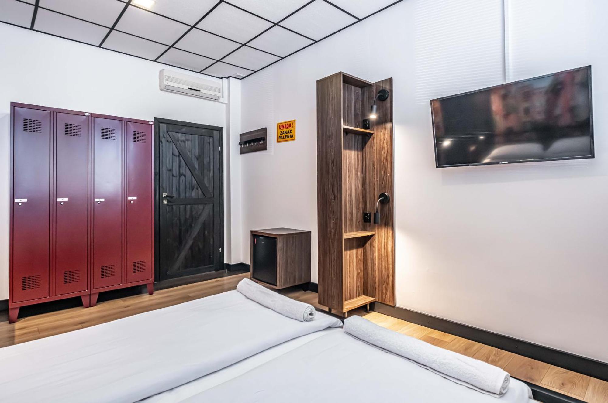Vola Hostel Warszawa Eksteriør billede