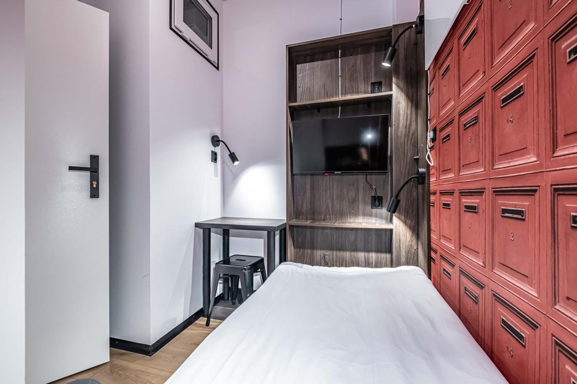 Vola Hostel Warszawa Eksteriør billede