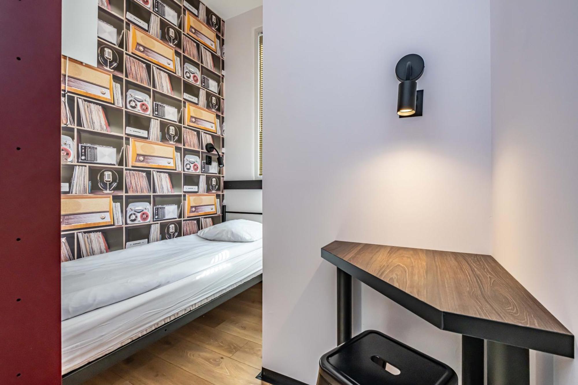 Vola Hostel Warszawa Eksteriør billede