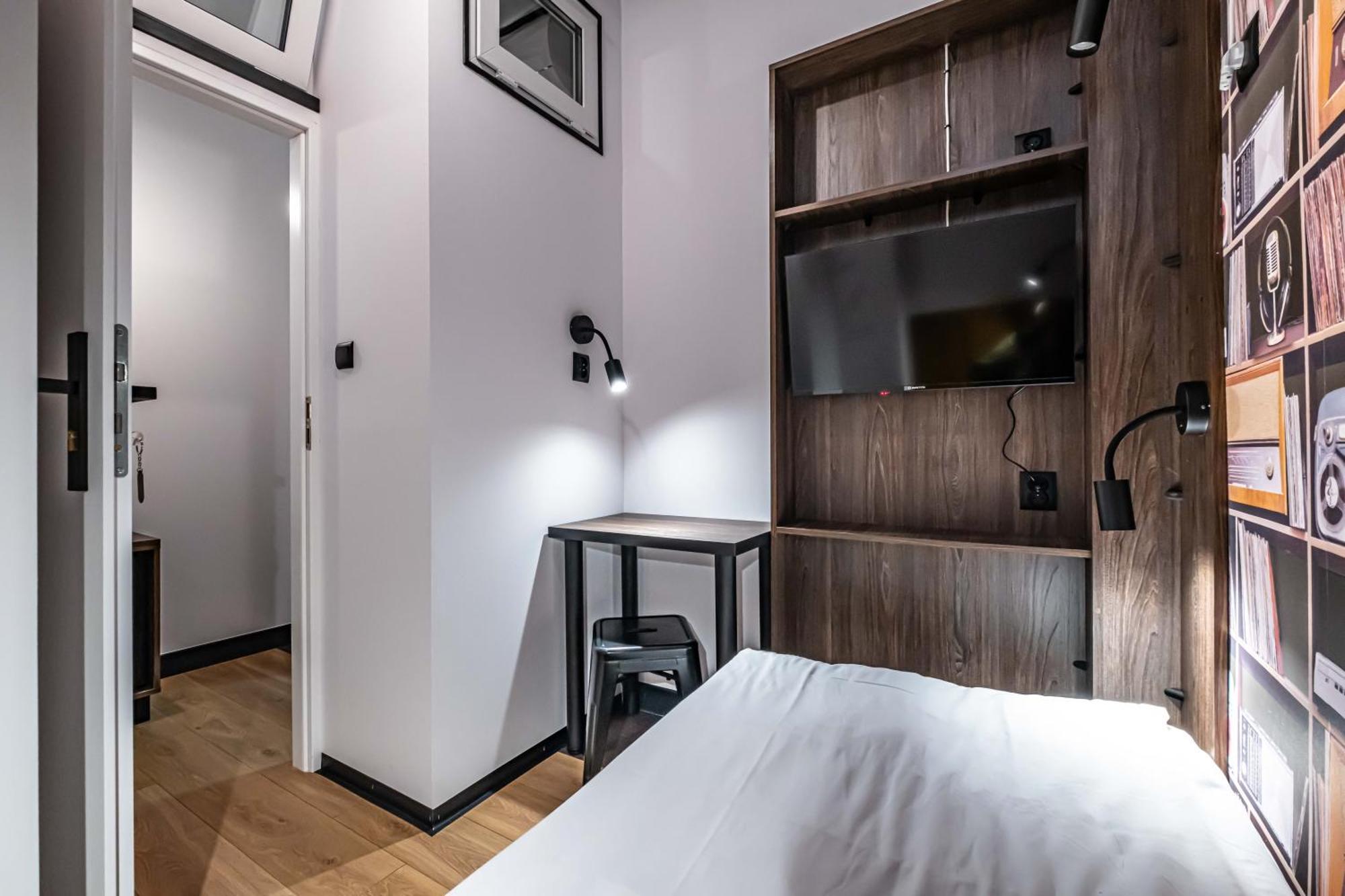 Vola Hostel Warszawa Eksteriør billede