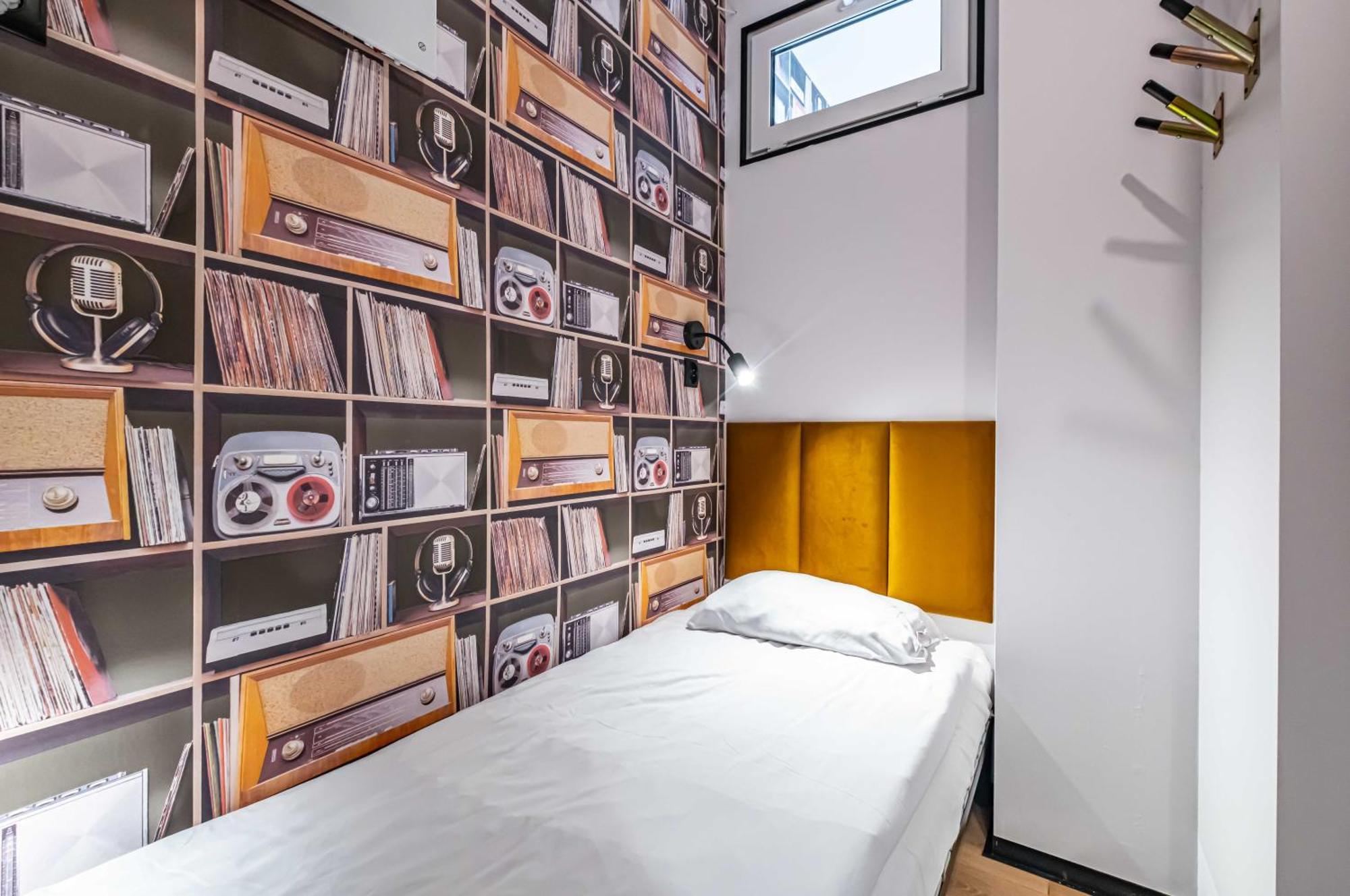 Vola Hostel Warszawa Eksteriør billede