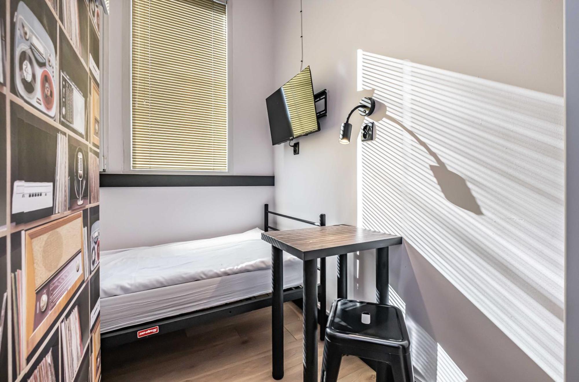 Vola Hostel Warszawa Eksteriør billede