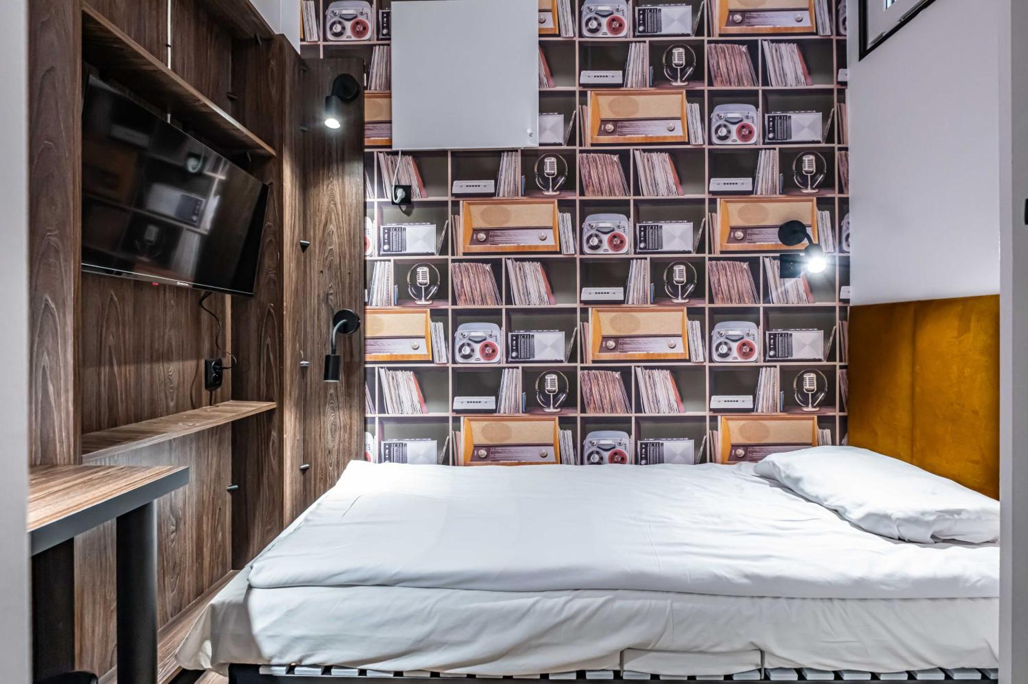 Vola Hostel Warszawa Eksteriør billede