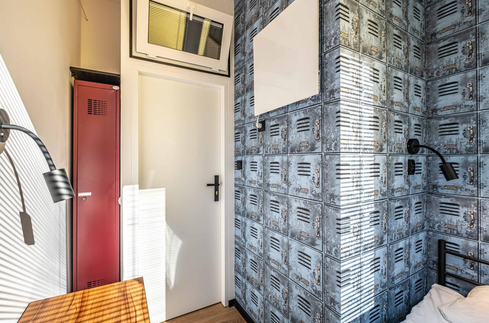 Vola Hostel Warszawa Eksteriør billede