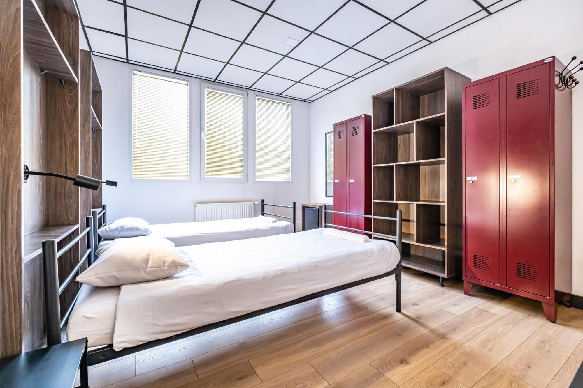 Vola Hostel Warszawa Eksteriør billede